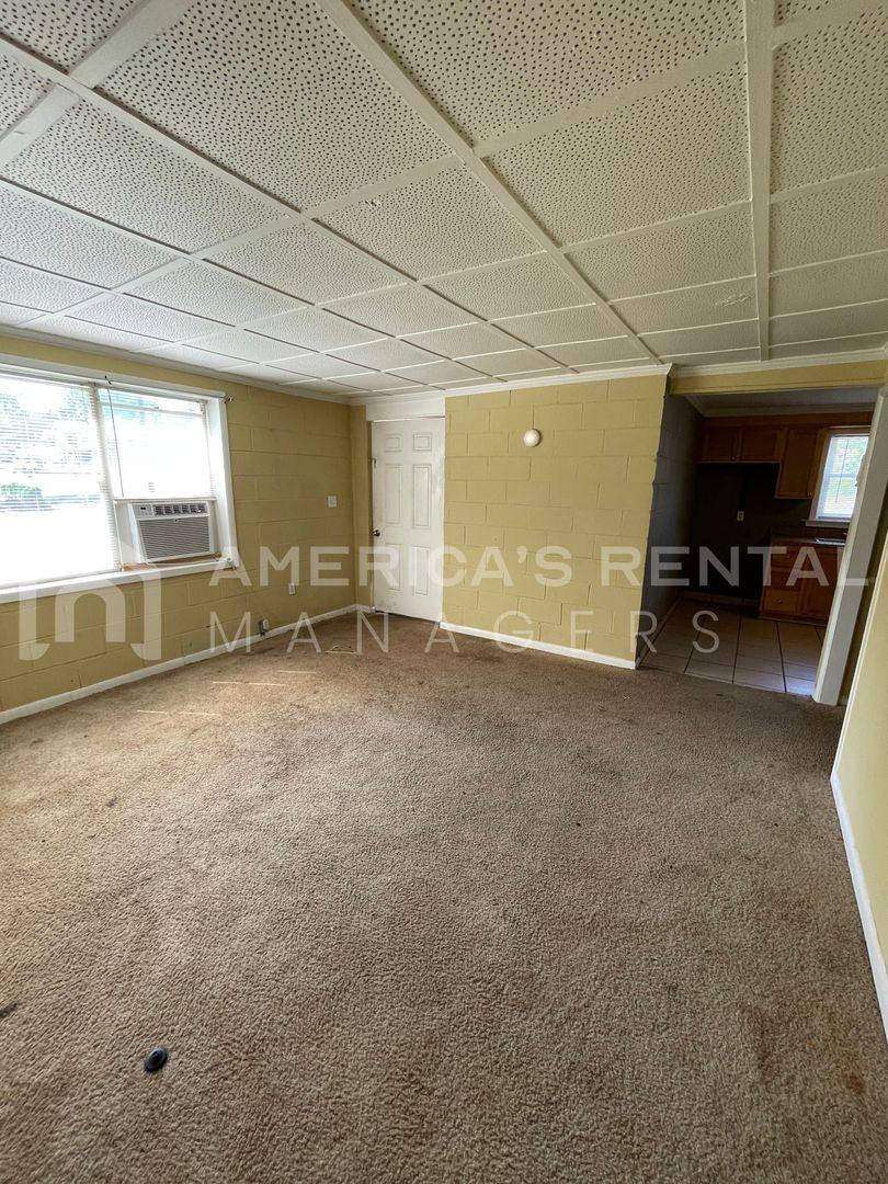 Apartment for rent at 1701 Berkley Ave, Bessemer, AL 35020