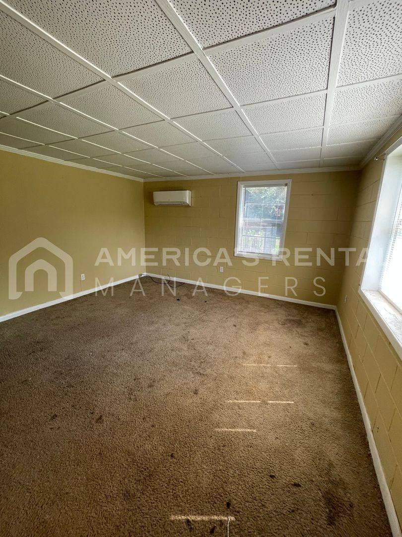 Apartment for rent at 1701 Berkley Ave, Bessemer, AL 35020