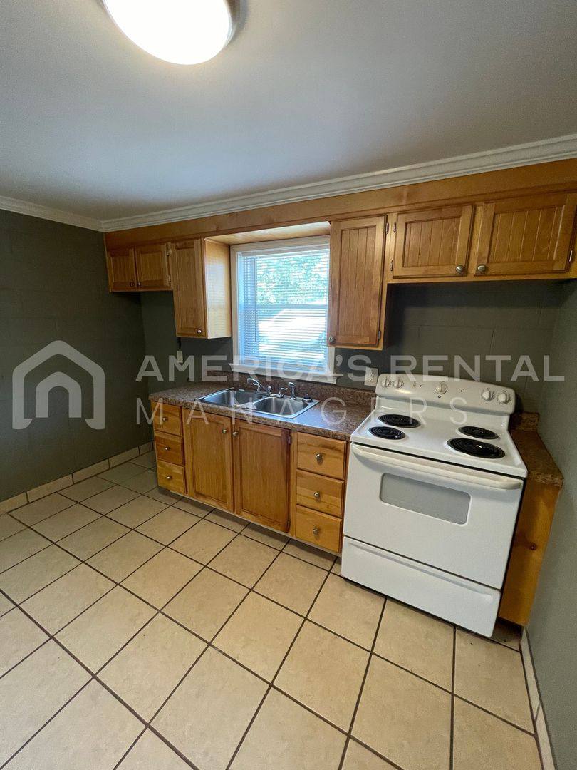 Apartment for rent at 1701 Berkley Ave, Bessemer, AL 35020