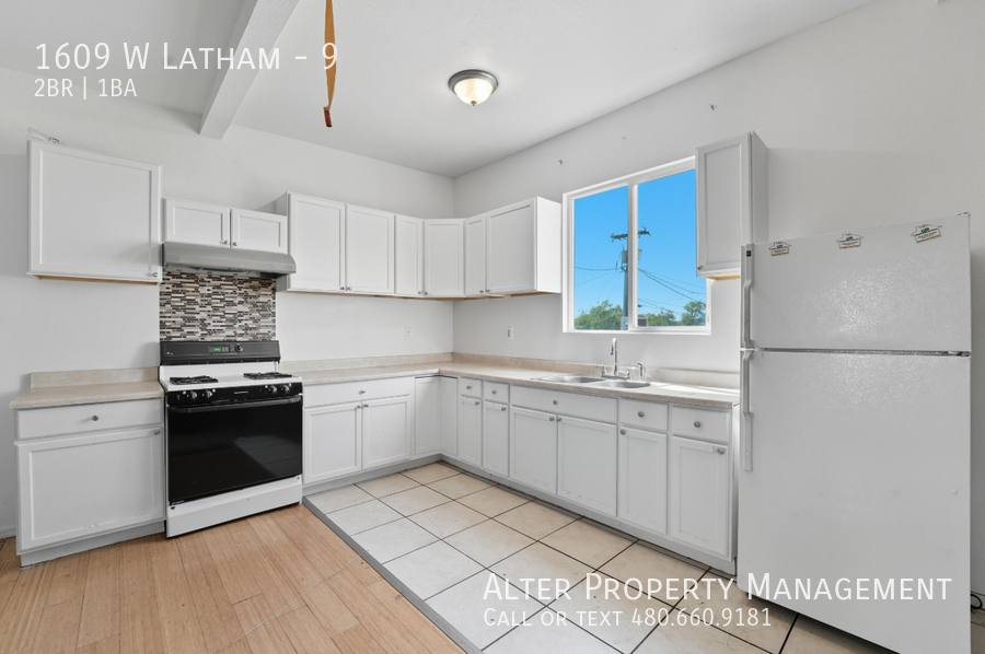 Apartment for rent at 1609 W Latham #9, Phoenix, AZ 85007