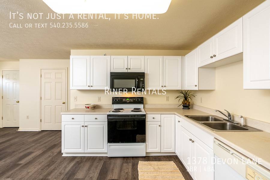 Townhouse for rent at 1378 Devon Lane, Harrisonburg, VA 22801
