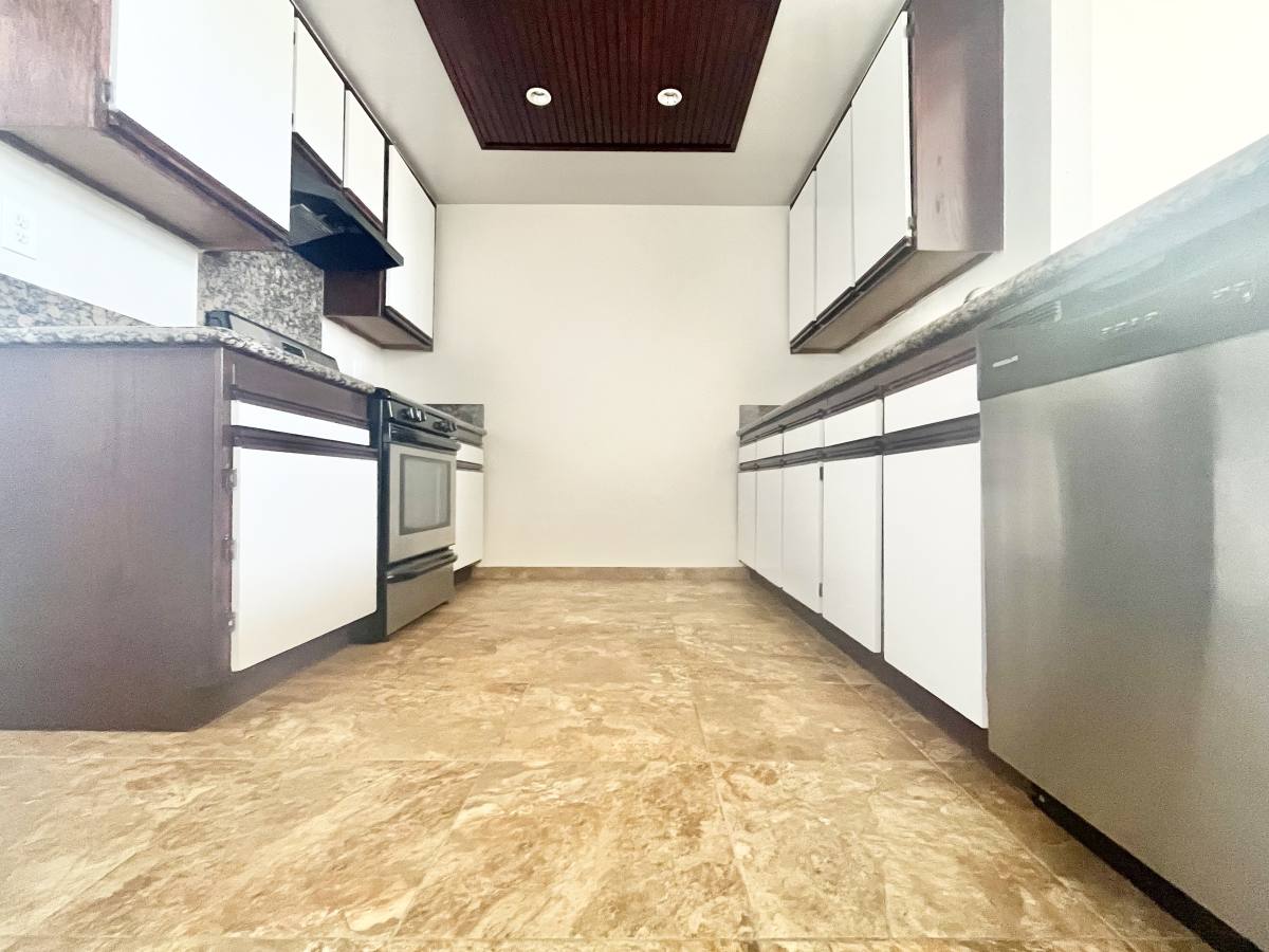 Apartment for rent at 945 N Serrano Ave #102, Los Angeles, CA 90029