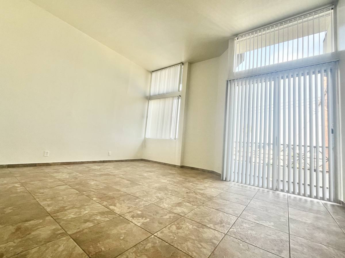 Apartment for rent at 945 N Serrano Ave #102, Los Angeles, CA 90029