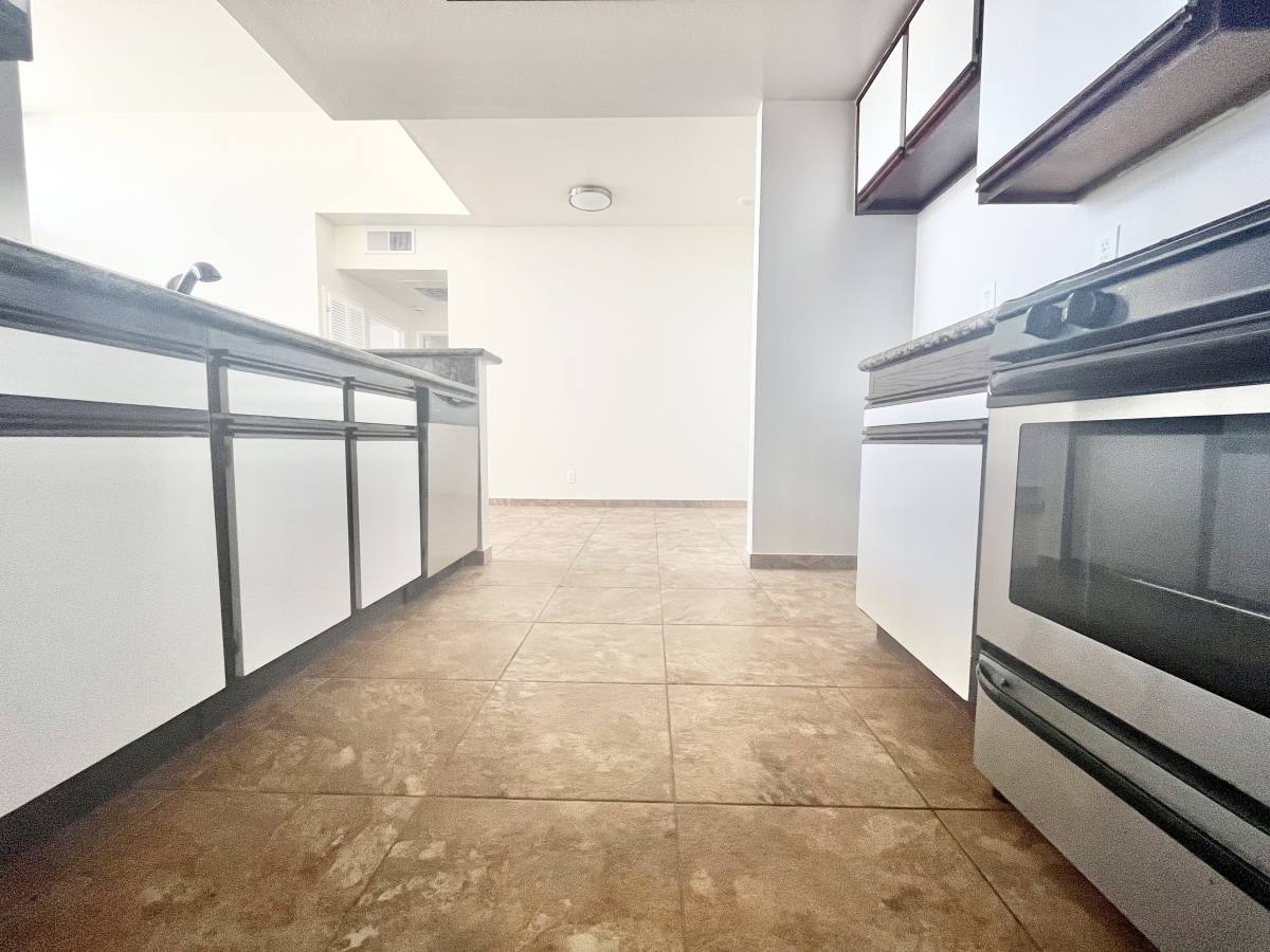 Apartment for rent at 945 N Serrano Ave #102, Los Angeles, CA 90029