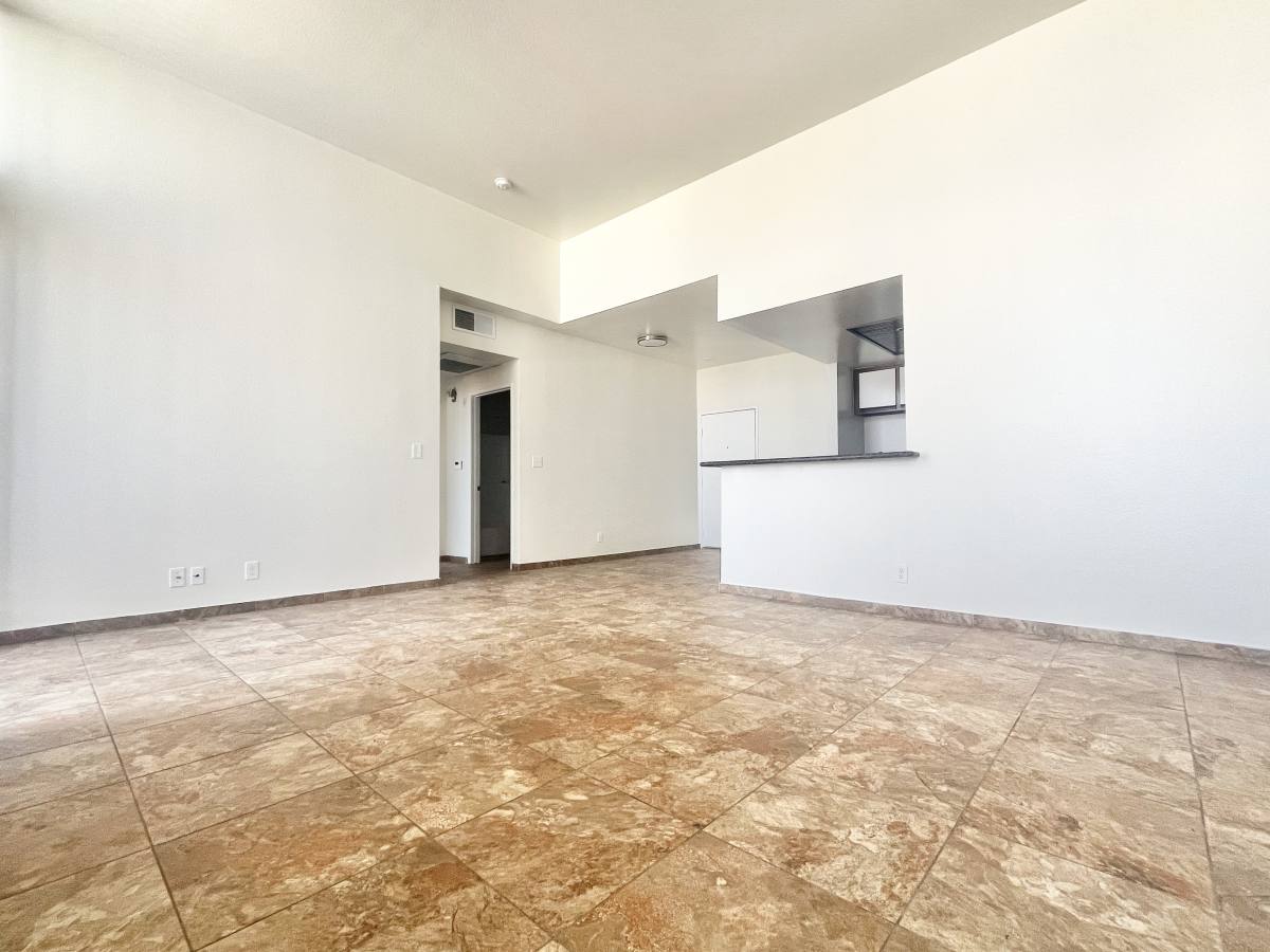 Apartment for rent at 945 N Serrano Ave #102, Los Angeles, CA 90029