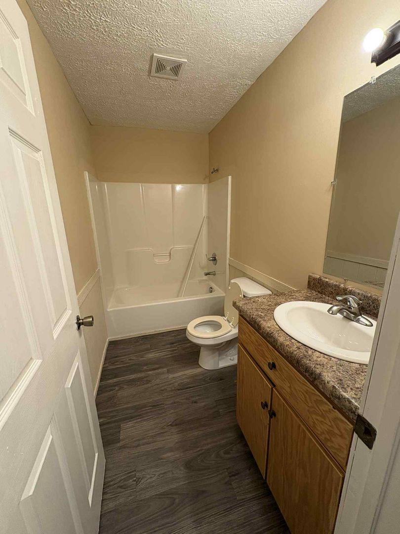 Apartment for rent at 529 E Main St, Glasgow, KY 42141