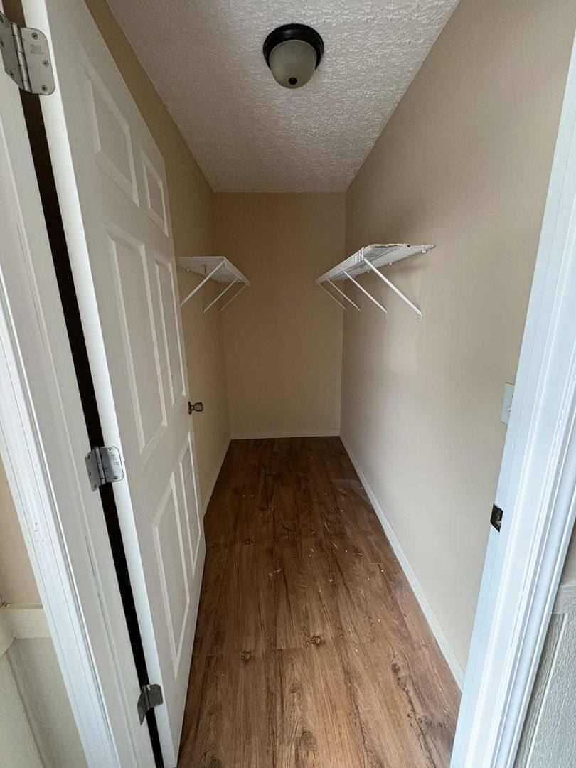Apartment for rent at 529 E Main St, Glasgow, KY 42141