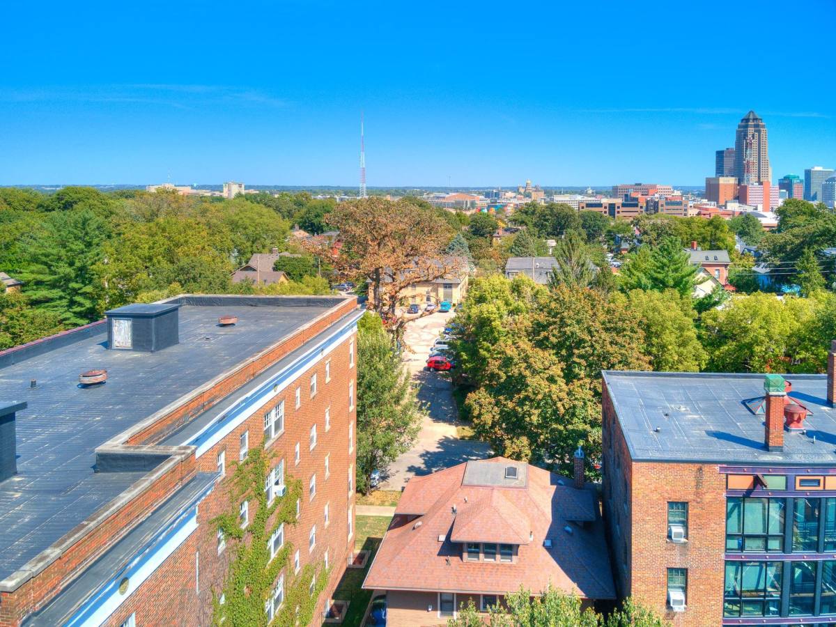 Apartment for rent at 732 18th St, Des Moines, IA 50314
