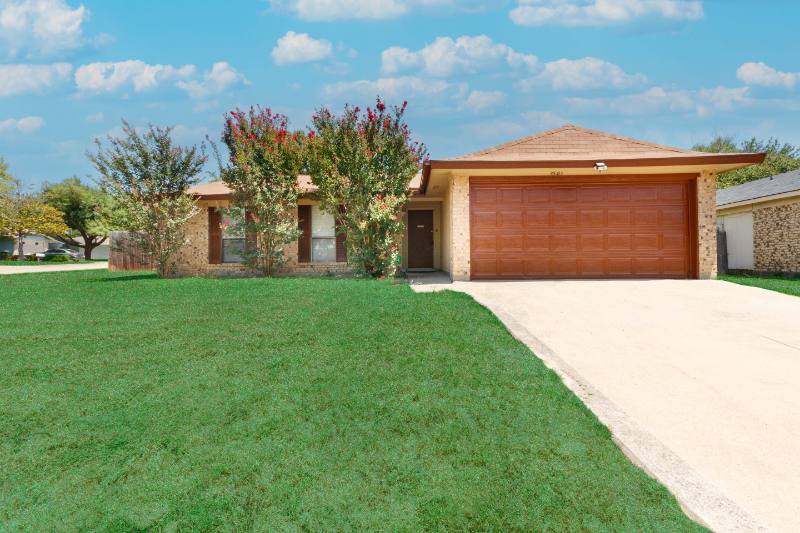 House for rent at 3501 Green Hill Dr, Arlington, TX 76014