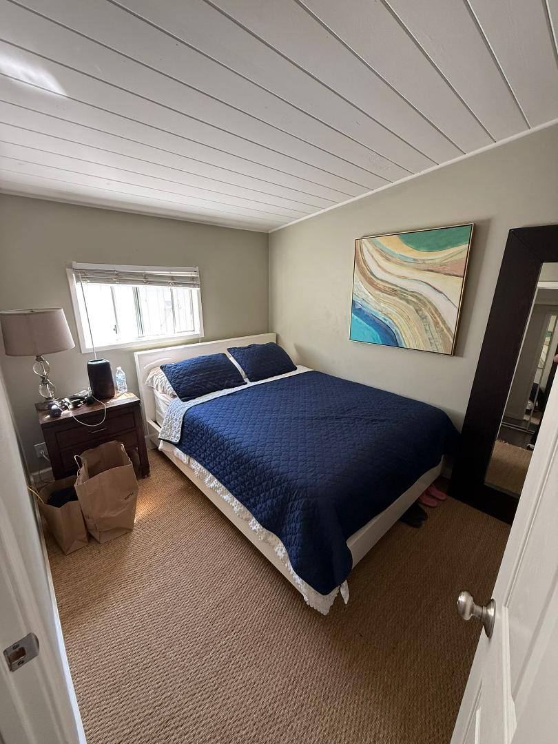 Apartment for rent at 5649 Calvin Ave, Tarzana, CA 91356