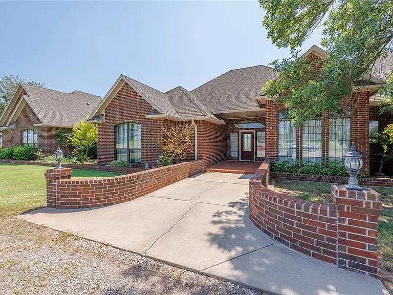 Apartment for rent at 3900 E State Highway 9 #A1, Norman, OK 73026