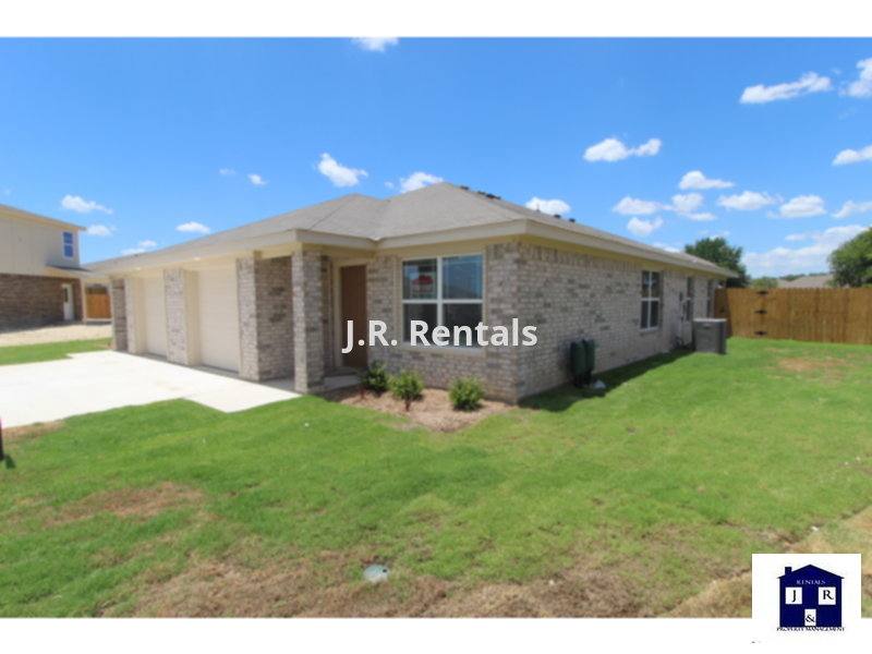 Townhouse for rent at 1705 Montell St #B, Copperas Cove, TX 76522