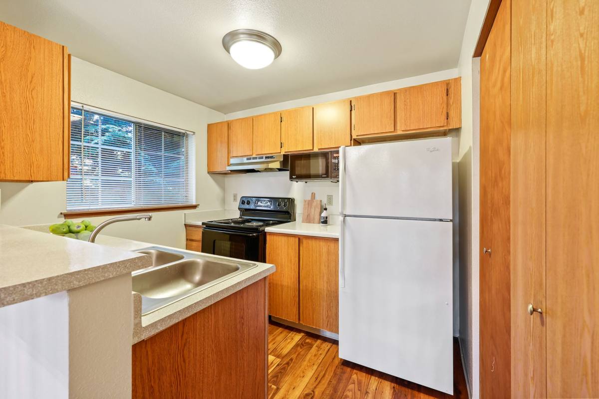 Apartment for rent at 1503 18th St NW, Puyallup, WA 98371