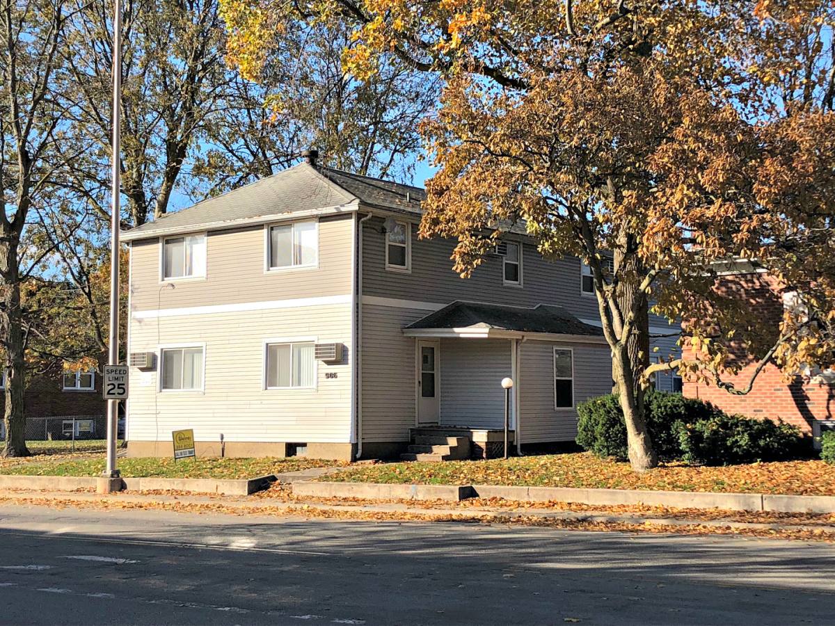 Apartment for rent at 906 W Springfield Ave, Urbana, IL 61801