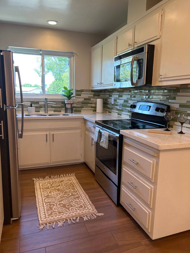 Apartment for rent at 2400 Q St, Sacramento, CA 95816