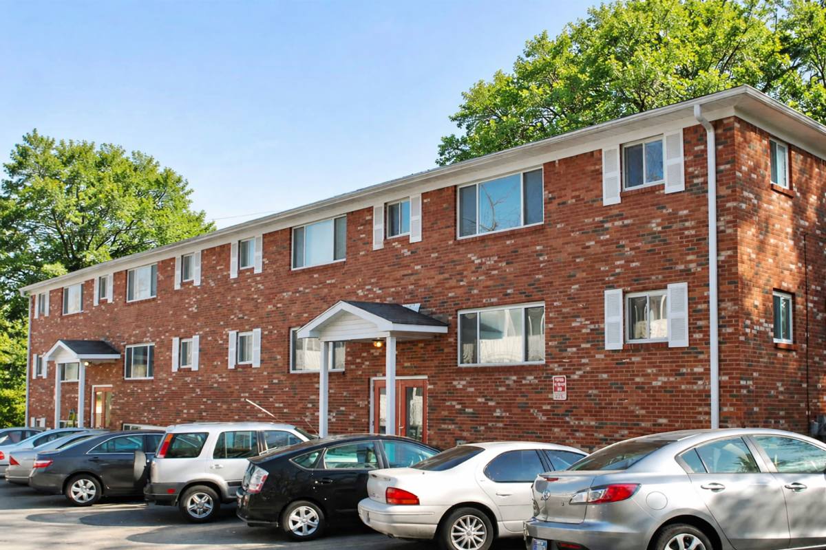 Apartment for rent at Beechwood Manor II, 322 E 2nd St, Bloomington, IN 47401