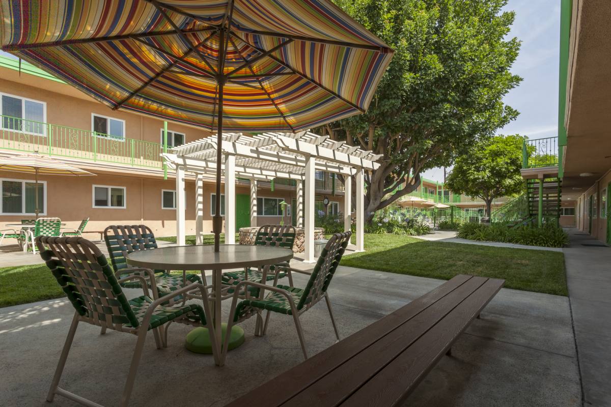 Apartment for rent at 17908 Woodruff Ave, Bellflower, CA 90706