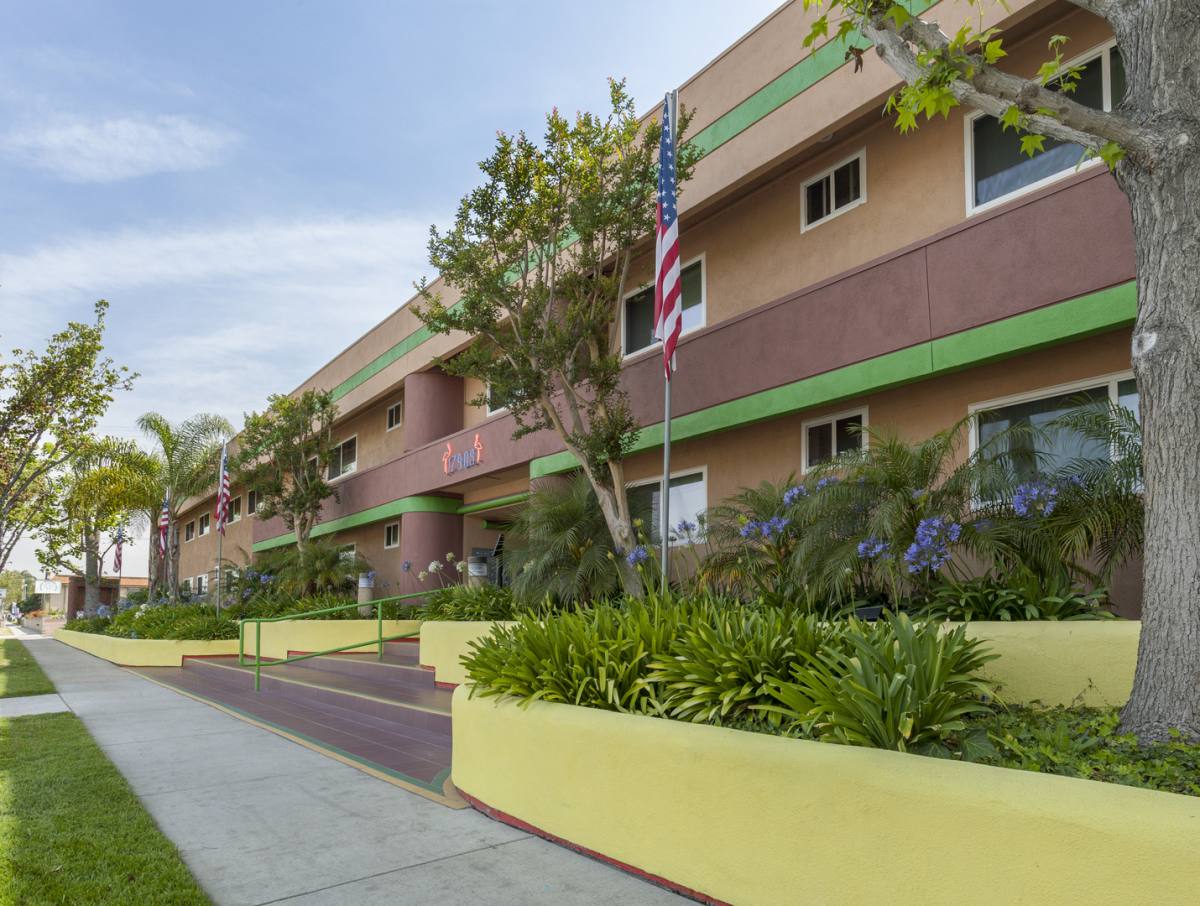 Apartment for rent at 17908 Woodruff Ave, Bellflower, CA 90706