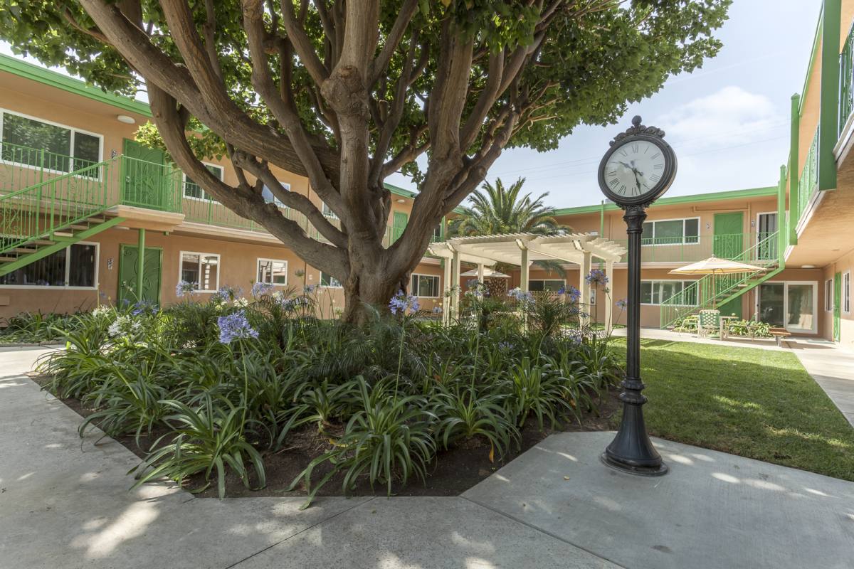 Apartment for rent at 17908 Woodruff Ave, Bellflower, CA 90706