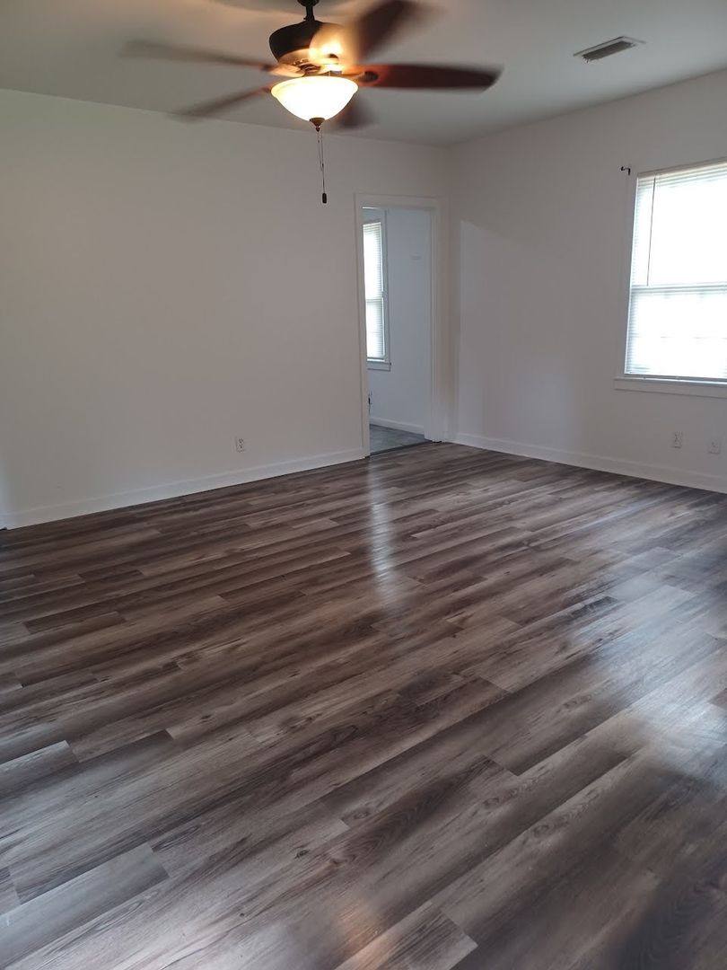 House for rent at 955 Cloverdale Dr, Mobile, AL 36606