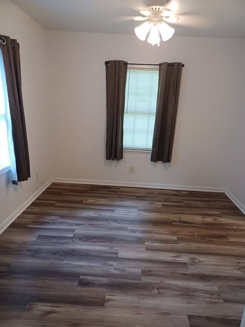 House for rent at 955 Cloverdale Dr, Mobile, AL 36606