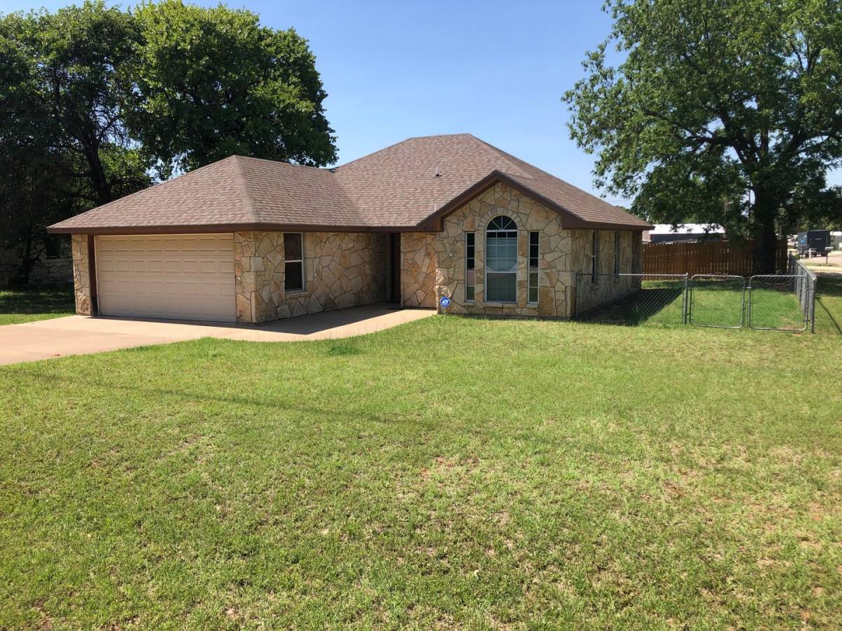 House for rent at 6630 Blue Water Circle, Granbury, TX 76049