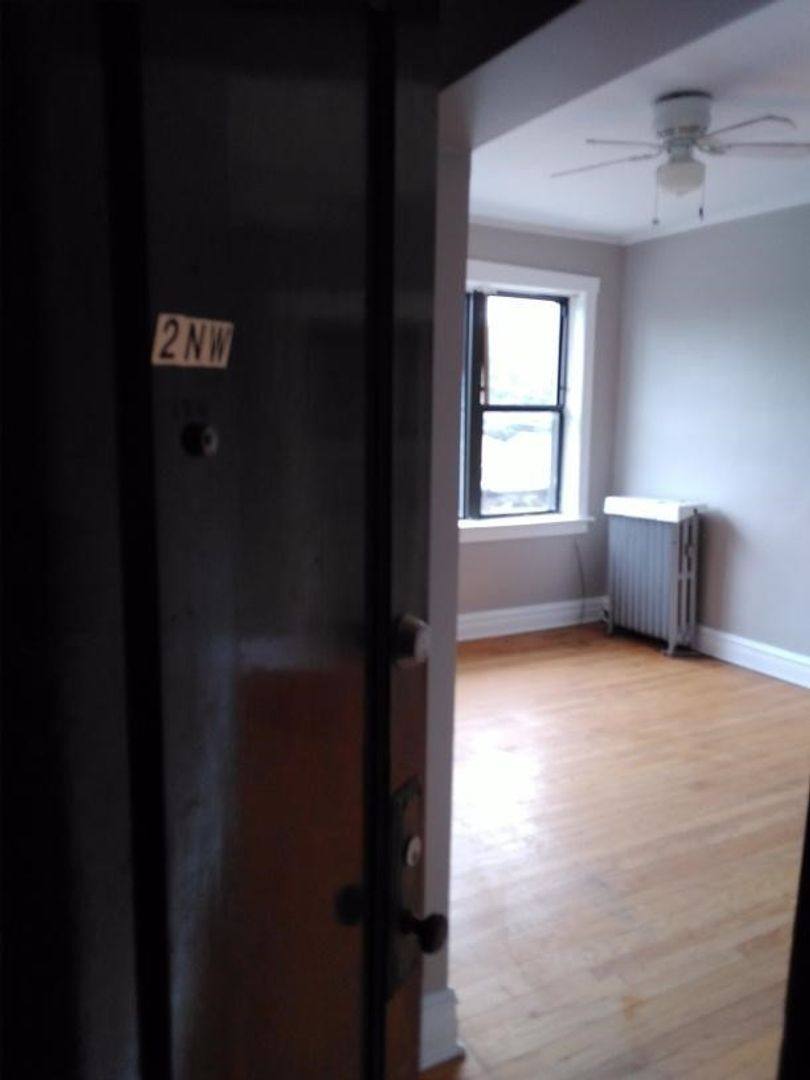 Apartment for rent at 1413-15 Howard St, Evanston, IL 60202