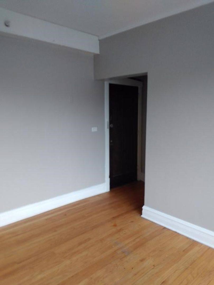 Apartment for rent at 1413-15 Howard St, Evanston, IL 60202