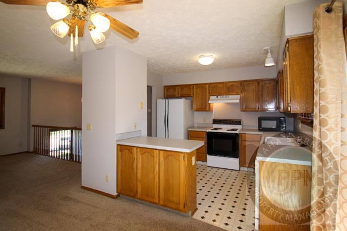 House for rent at 7924 Rock Creek Circle, Omaha, NE 68138