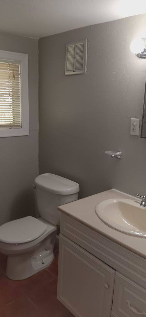 Apartment for rent at 4133, 4135, & 4135B Hawthorne Ave, Dallas, TX 75219