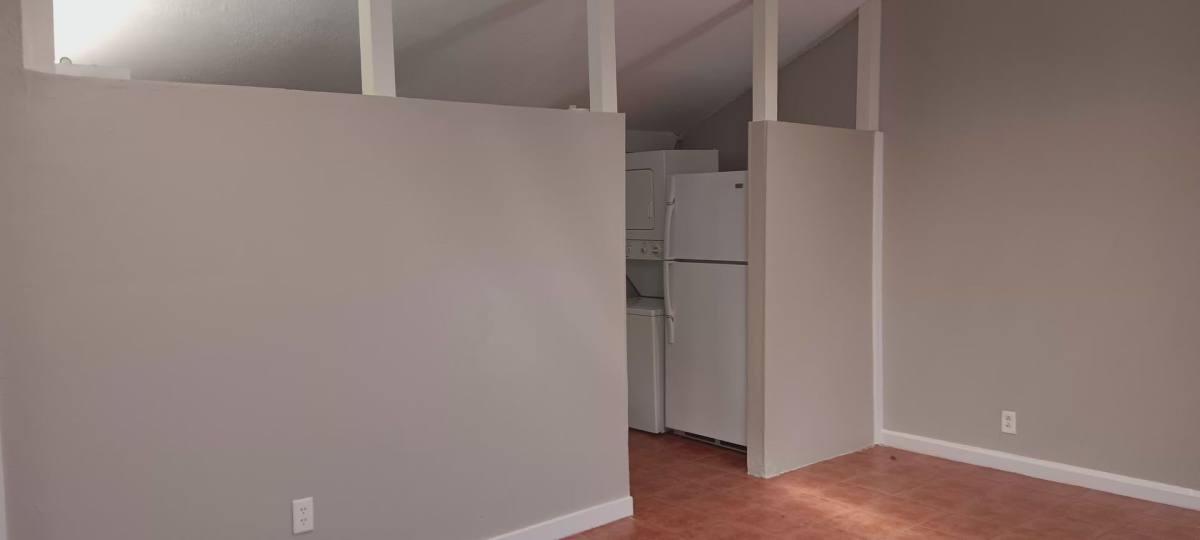 Apartment for rent at 4133, 4135, & 4135B Hawthorne Ave, Dallas, TX 75219