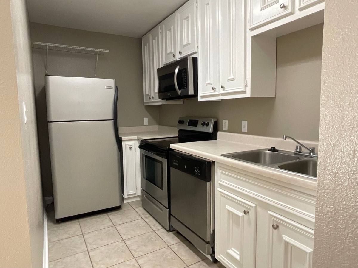 Apartment for rent at 400 Green Leaf, Horseshoe Bay, TX 78657