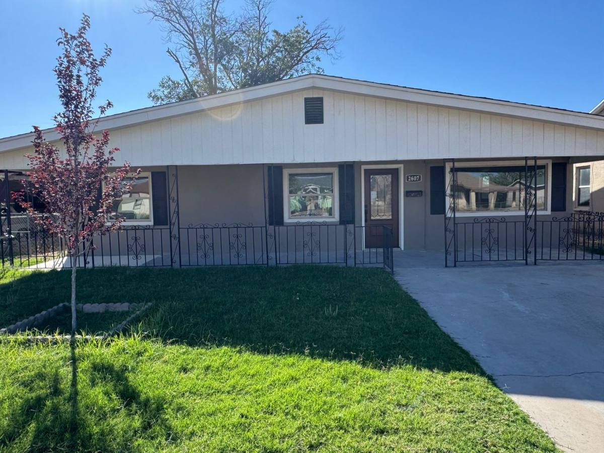 House for rent at 2607 Davis St, Carlsbad, NM 88220