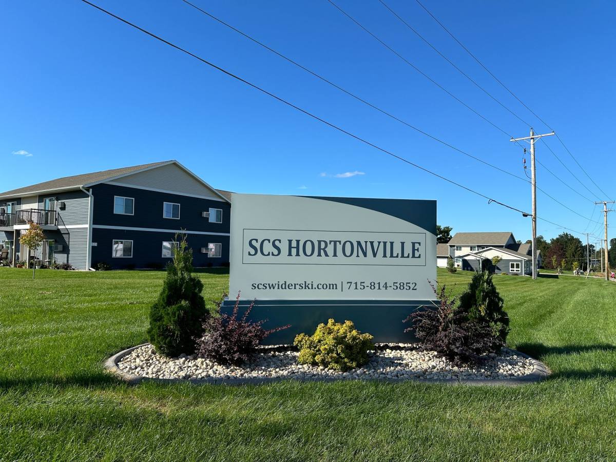 Townhouse for rent at 121 Givens Rd, Hortonville, WI 54944