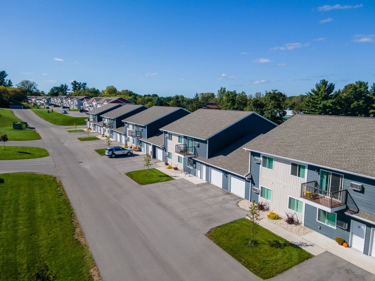 Townhouse for rent at 121 Givens Rd, Hortonville, WI 54944