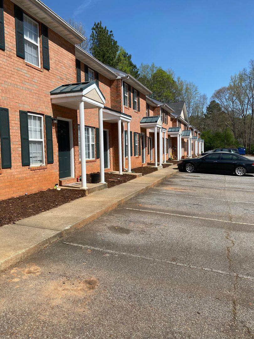 Apartment for rent at 1395 Cedar Shoals Dr, Athens, GA 30605