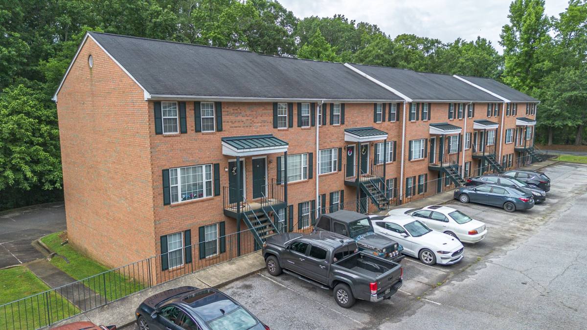 Apartment for rent at 1395 Cedar Shoals Dr, Athens, GA 30605
