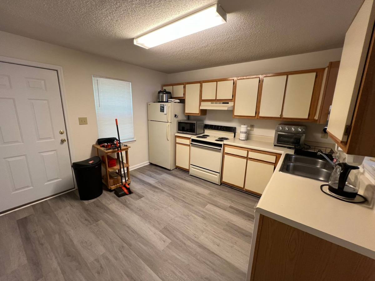 Apartment for rent at 1395 Cedar Shoals Dr, Athens, GA 30605