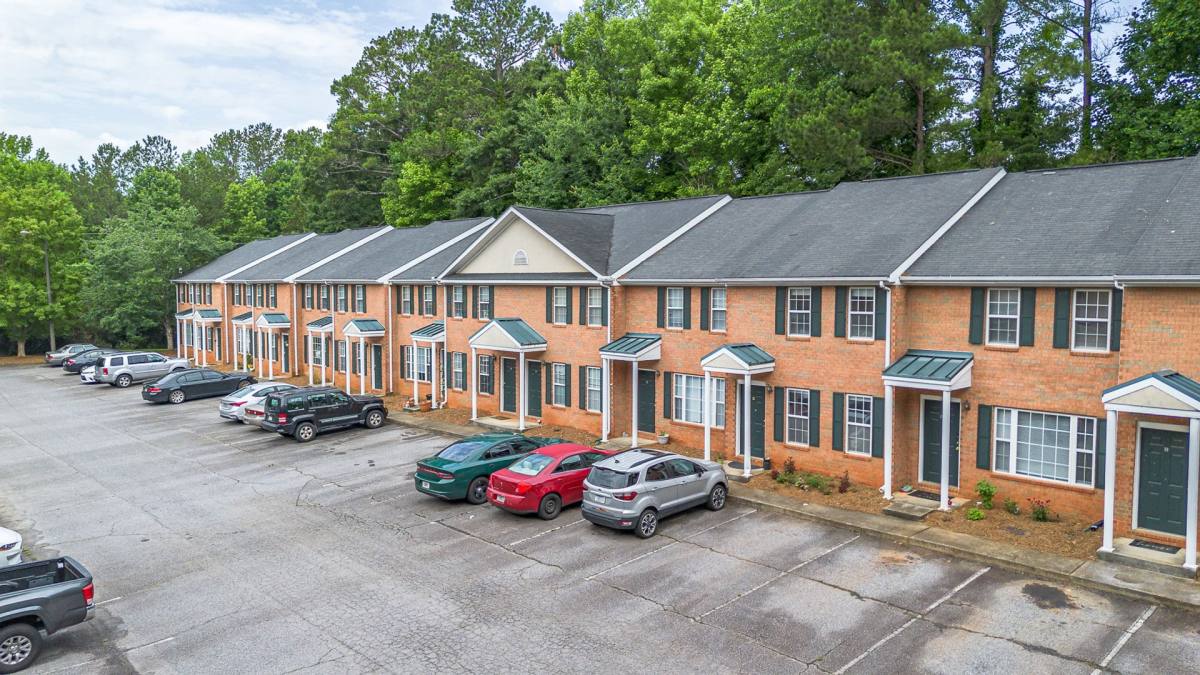 Apartment for rent at 1395 Cedar Shoals Dr, Athens, GA 30605