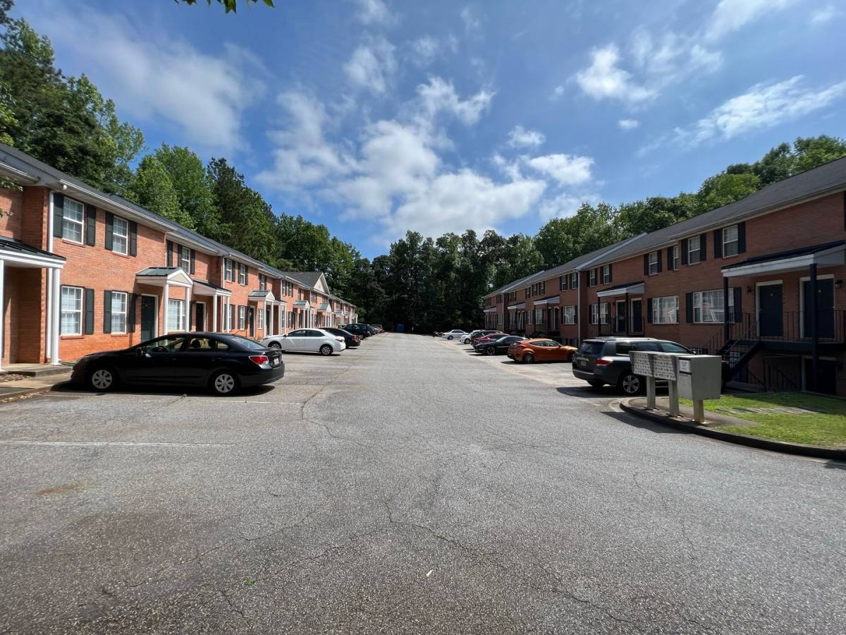 Apartment for rent at 1395 Cedar Shoals Dr, Athens, GA 30605