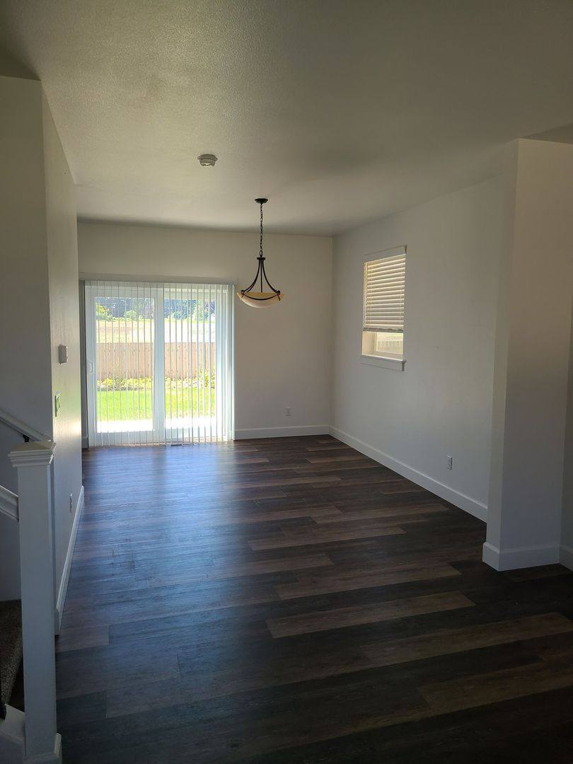 Townhouse for rent at 5531-5597 34th St SE, Auburn, WA 98092