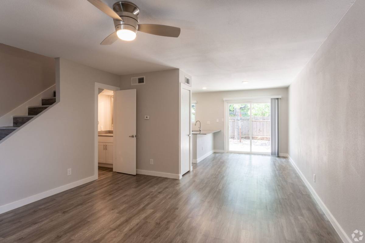 Apartment for rent at 5005 Manor Rd, Austin, TX 78723