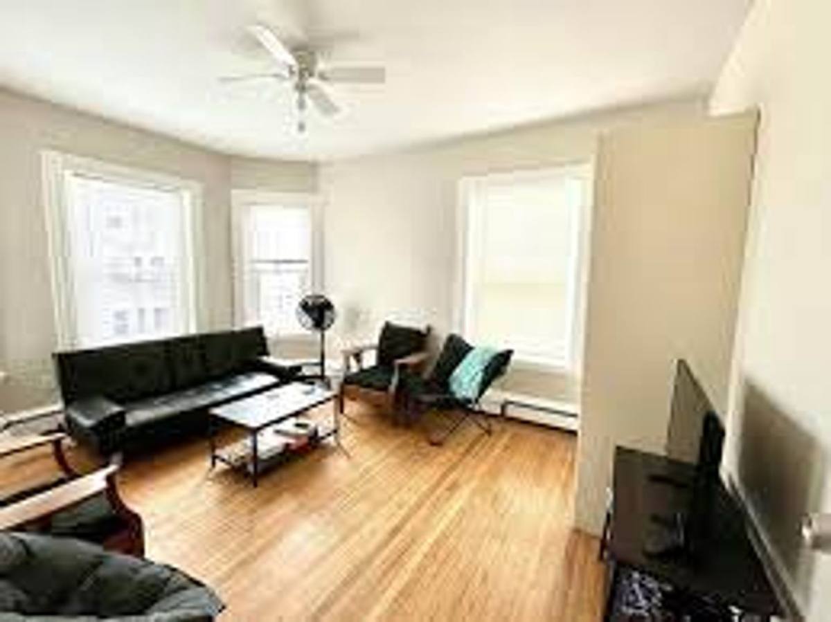 Apartment for rent at 85 Egmont St #2, Brookline, MA 02446