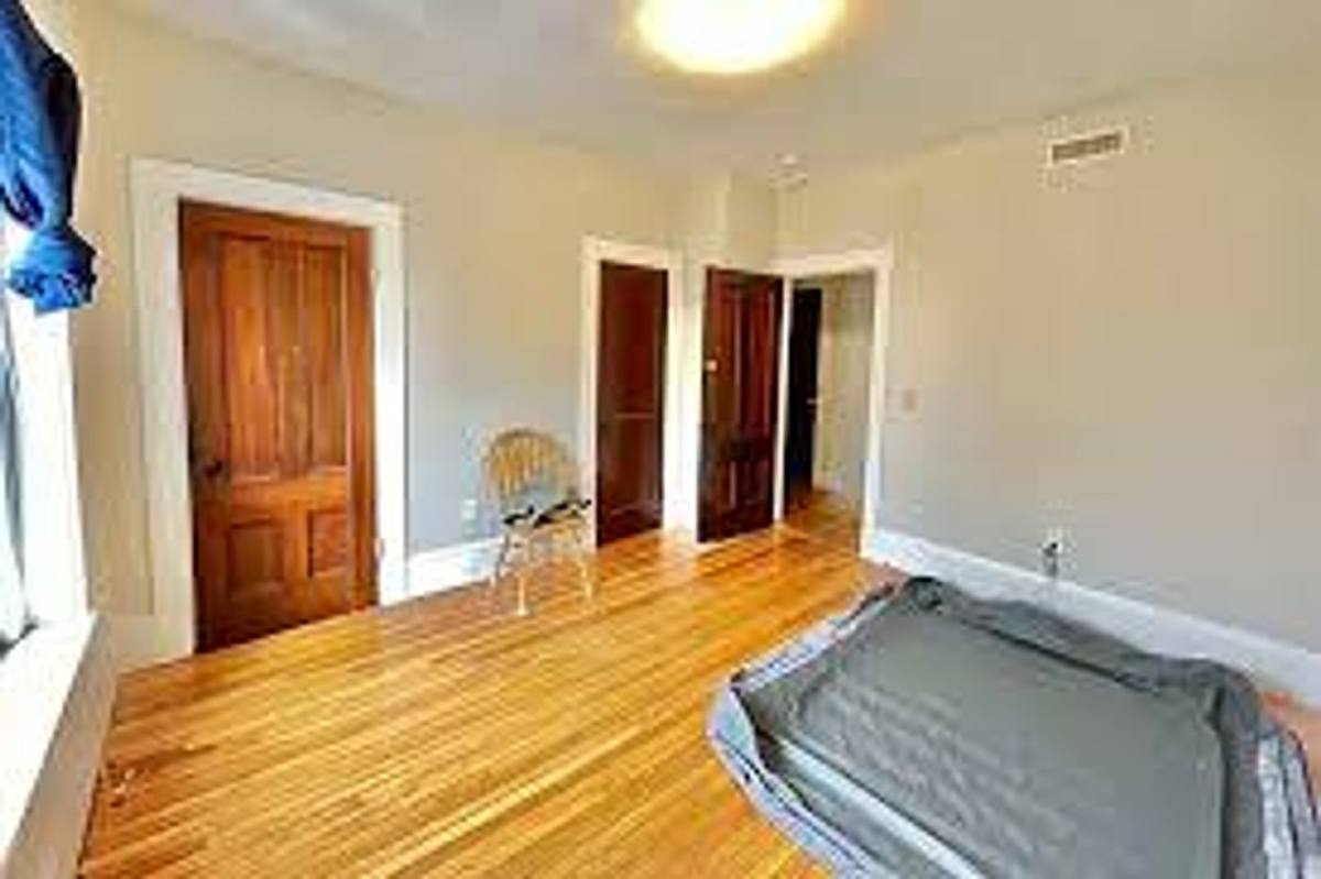 Apartment for rent at 85 Egmont St #2, Brookline, MA 02446