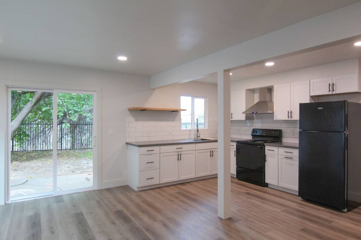 Townhouse for rent at 150 Masonic Ave, Redding, CA 96003