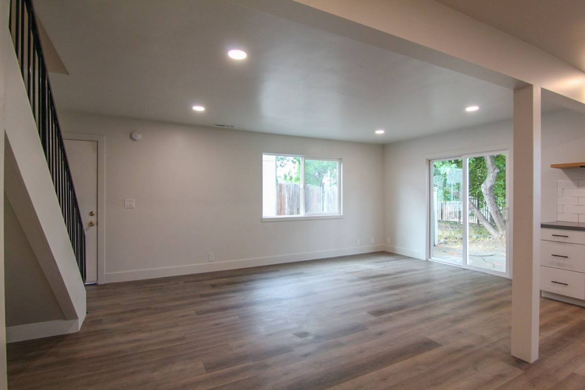 Townhouse for rent at 150 Masonic Ave, Redding, CA 96003