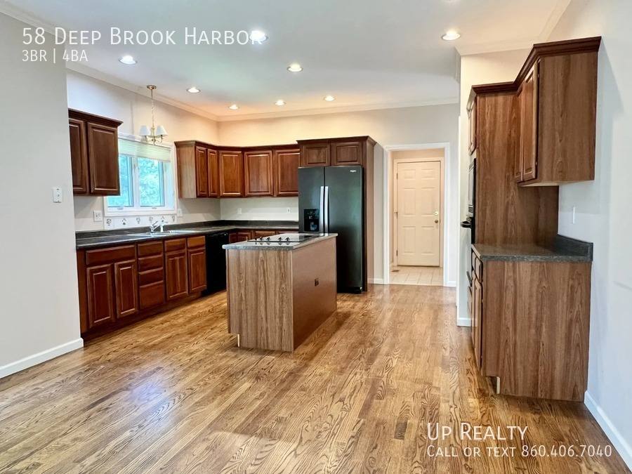 House for rent at 58 Deep Brook Harbor, Suffield, CT 06078