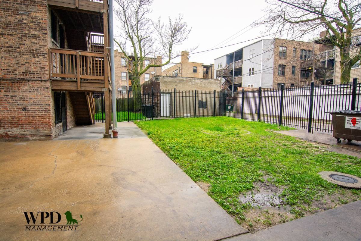 Apartment for rent at 7549 S Essex Ave, Chicago, IL 60649