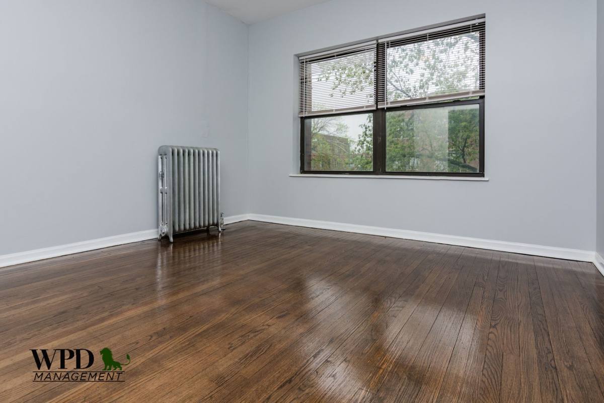 Apartment for rent at 7549 S Essex Ave, Chicago, IL 60649