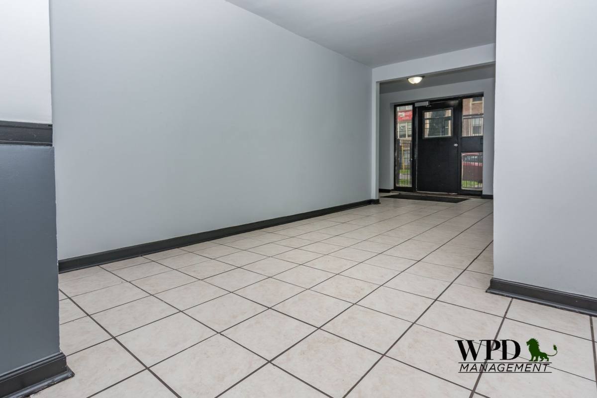 Apartment for rent at 7549 S Essex Ave, Chicago, IL 60649